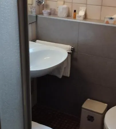 Am Theater 3* שווצינגן