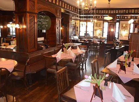 Am Theater שווצינגן